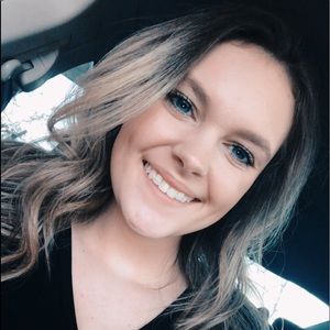 Meet your Posher, Lena